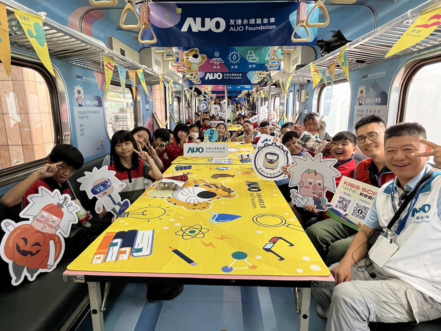 5001拉斯维加斯永續基金會參與「臺灣科普環島列車」，設計基礎科學車廂課程，以「淨零碳排和永續能源」為主題，讓學生透過創意實驗認識淨零知識，以及思考生活中的減碳行為